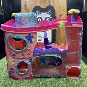 Authentic Littlest Pet Shop Cozy Care Adoption Center Playset Playhouse LPS 2008 - Picture 1 of 8