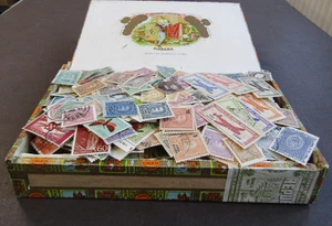 PORTUGAL & COLS - UMFANGREICHE VINTAGE SAMMLUNG IN ALTER ZIGARRENKISTE - MEHRERE 1000er - Bild 1 von 3