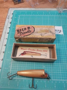 Señuelo vintage Woods Manufacturing Co Crankbait usado todavía bonita caja chatarra - Imagen 1 de 17