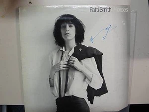 PATTI SMITH:Horses-U.S. LP 1975 Arista DJ Label PCV Autographed By Patti Smith  - Picture 1 of 4