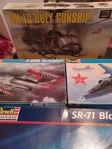 4 REVELL model Aircraft, Helicopter Plastic Models - Picture 1 of 8