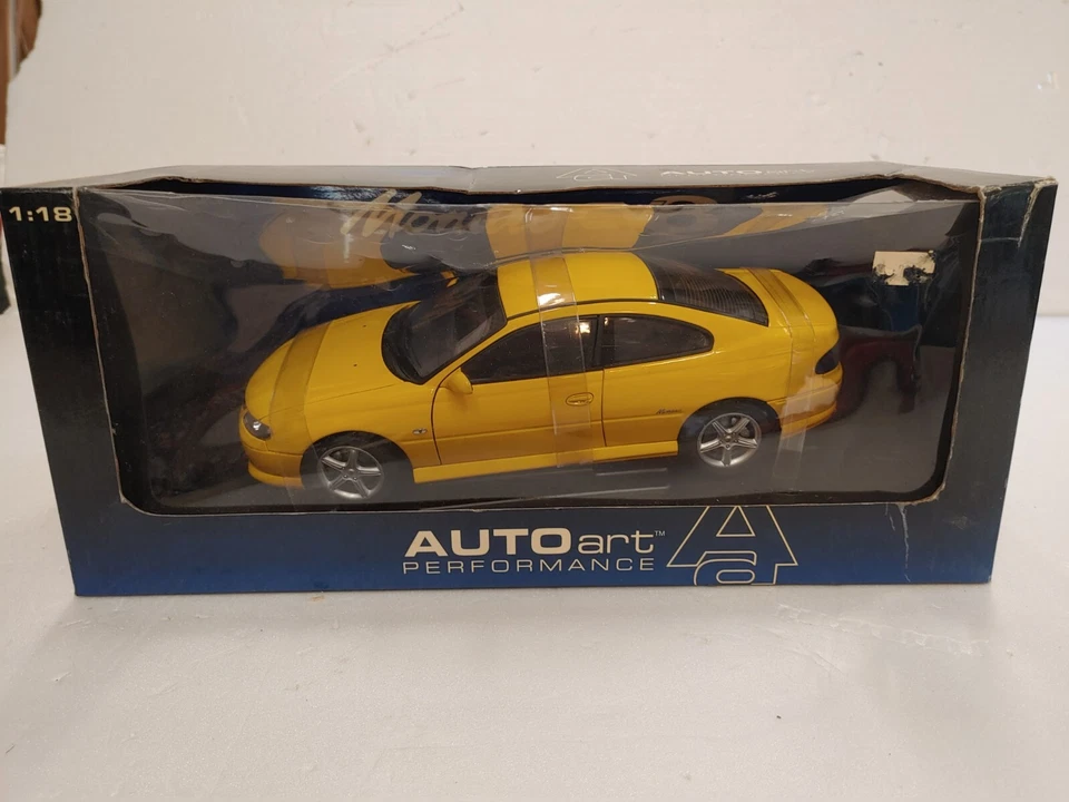 Auto art Holden V2 Monaro CV8 yellow Auto Art 1/18 art 73551 - Immagine 1 di 1