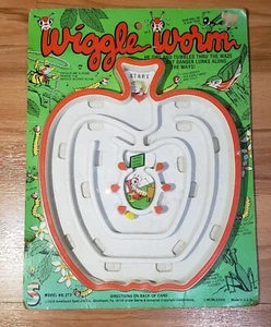 WIGGLE WORM 1978 raro juego de mesa laberinto Smethport no. 273 14" frijol saltador - Imagen 1 de 3