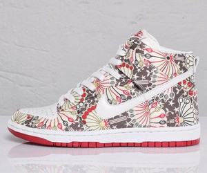 nike white flower shoes