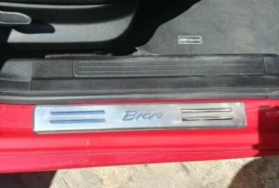 4 Battitacco batti tacco Sotto Porta Tuning Cromato Logo Fiat Bravo in acciaio - Immagine 1 di 4