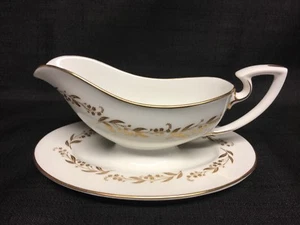 Royal Worcester Saguenay Gravy Boat w/Under Plate - Picture 1 of 4