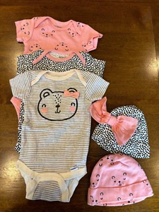 Juego de 3 bodys y 2 sombreros orgánicos de manga corta Gerber para bebé niña - talla 0-3 - Imagen 1 de 5
