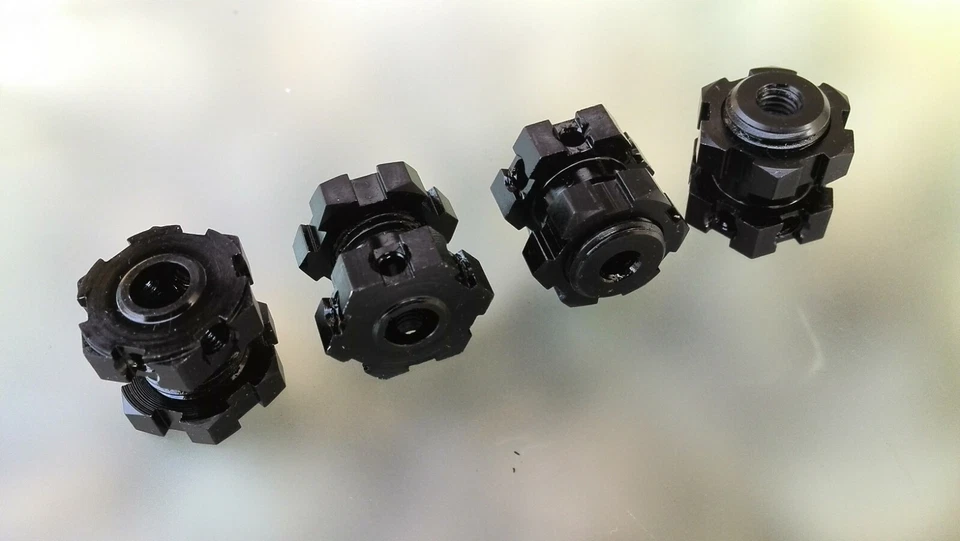 Traxxas Summit SLOP STOP Hex Hub 17mm for 1/10 E-Revo E-Maxx Ultimate HMH Black - Immagine 1 di 4