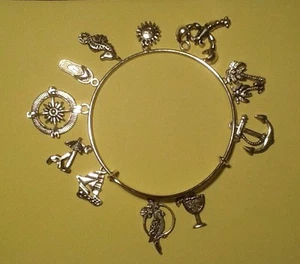 Margaritaville Parrot Head Flip Flop Buffett 11 Charm Bracelet Buffet inspired - Picture 1 of 3