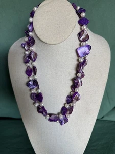 White Freshwater baroque pearl and Purple diamond mother of pearl shell necklace - Picture 1 of 7