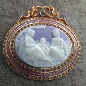 Joan Rivers Gold Tone Lavender Cameo Pink Crystals Brooch Pin - Picture 1 of 1