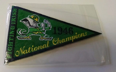 2013 Upper Deck NOTRE DAME FIGHTING IRISH 1946 National Championship Pennant Cover