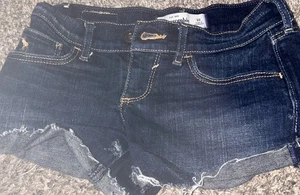 Abercrombie Girls Classic Cut-off Shorts DK Blue Denim Size 10 RETAIL 39.99! - Picture 1 of 3