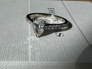De Beers .94 Carats Brilliant Cut Diamond in Platinum engagement ring & papers - Picture 1 of 15