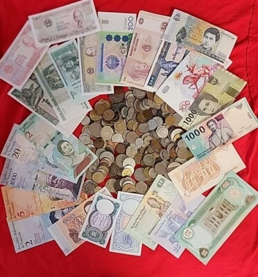 2 Pound  Mixed World Coins & 25 Foreign Banknote Unc Lot  Free Shipping - Image 1 of 4