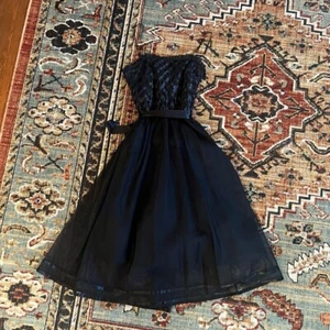 Laundry By Shelli Segal Black Cocktail Dress With Ribbon And Corset Detailing - Picture 1 of 8