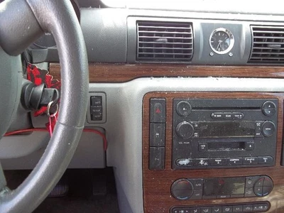 Pantalla de infoentretenimiento usada se adapta a: Ford Freestar 2004 centro de entretenimiento trasero Gra Foto 1 de 4