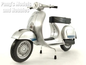Vespa 1978 125 ET3 Primavera Scooter 1/12 Scale Diecast Metal Model - Silver - Picture 1 of 11