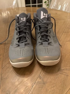 Zapatos de baloncesto Jumpman Jordan para hombre talla 11,5 Foto 1 de 4