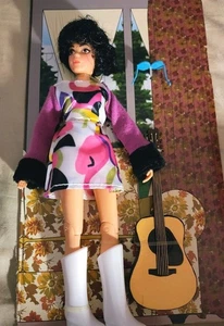Mego Bewitched Serena Figure Glasses Guitar Psychedelic Dress Samantha's Cousin - Picture 1 of 10