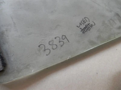 1967 年 PONTIAC #3839 签名玻璃窗 2 门硬顶 COUPE GRAND PRIX 右握 四分 — 第 1/3 张图片