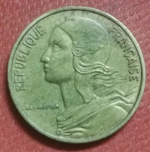 1982 France Marianne 5 Centimes Coin. Good grade. Rare. lot #1 - Picture 1 of 2