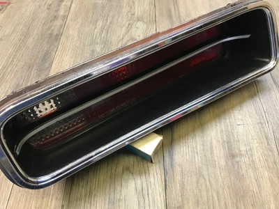 1970 DODGE CORONET SUPER BEE B BODY MOPAR FABRICANTE DE EQUIPAMENTO ORIGINAL CONJUNTO DE LANTERNA TRASEIRA RH - Imagem 1 de 4