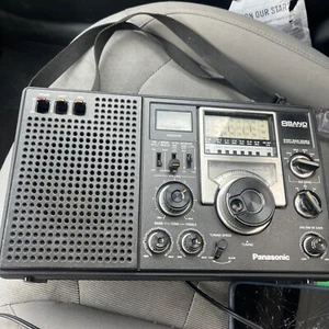 Panasonic RF-2200 8-Band MW/SW/FM Receiver Tested - Picture 1 of 3