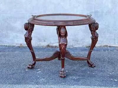 Mesa de servir ovalada tallada a mano de nogal francés 1920 Foto 1 de 4