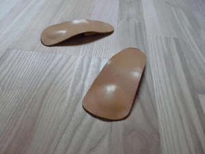 Orthopädische Einlagen Kunststoff-Leder, Erhöhung Gr. 36, Suspensitionskeil - Bild 1 von 8