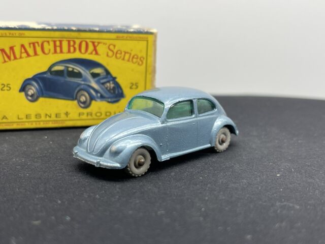 1998 Hot Wheels Surf 'N Fun Series 2/4 VW Bug Blue Volkswagen Beetle #962  NOC