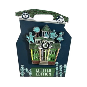 Disney Annual Passholder Haunted Mansion 50th Anniversary Gingerbread House Pin - Bild 1 von 5