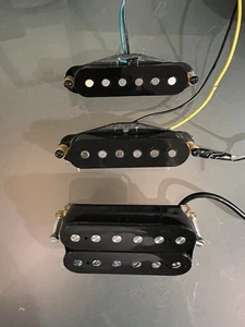 KD Alnico-2 Strat HSS Pickup Satz, aus Gitarrenbaufirma‘s Angebot, Schwarz. - Bild 1 von 4