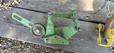 1965 John Deere 110 Round Fender PTO Engagement Parts. - Image 1 of 2