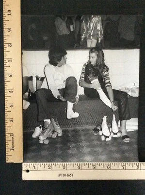 Foto de patinaje sobre ruedas Brooke Shields Scott Biao 14º cumpleaños 1979 original rara de colección Foto 1 de 3
