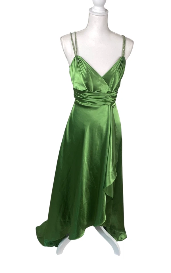 Vestido MeProm By Moonlight Fairy Whimsy Babydoll Baile de graduación Satén Cuentas Verde Talla S Foto 1 de 4