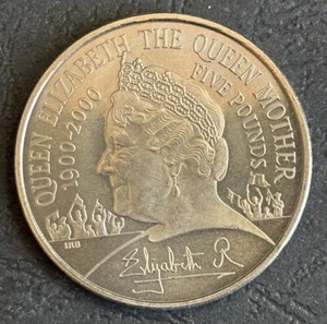 2000 Queen Elizabeth The Queen Mother 100th Birthday Commemorative £5 Coin - Picture 1 of 2