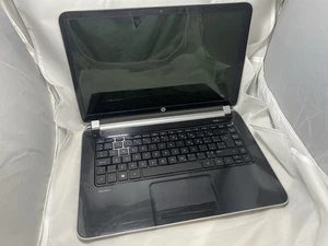 HP Pavilion Protect Smart Laptop 17" For Parts No Charger - Picture 1 of 4