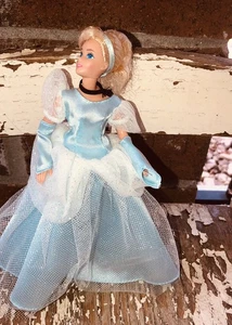 Mini princesa Disney Cenicienta Barbie muñeca de 6,5 pulgadas juguetes coleccionables de colección - Imagen 1 de 4