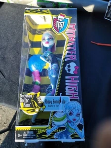 NEW Monster High Doll Abbey Bominable Roller Maze Unopened 2012 Retired - Picture 1 of 2