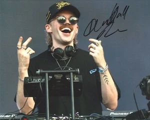 DOM DOLLA AUTOGRAPH SIGNED 8X10 PHOTO EDM HOUSE MUSIC COA - Picture 1 of 1