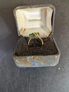 Anello AVON Catturata Pietra Verde Giada 1978 Tono Oro Misura 8,5 - Foto 1 di 3