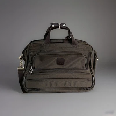 Dakota 17" Weekender Carryon Bolsa de Nylon Balística Noturna Verde - Imagem 1 de 4