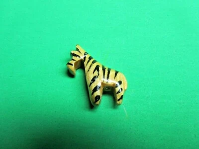 (1) VINTAGE 7/8" JHB ZEBRA BLACK ON BLOND WOOD APPLIED SHANK BUTTON NOS (H571) - Image 1 of 2