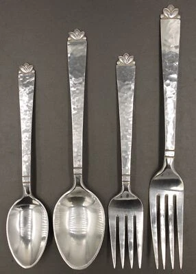 (Juego de 4) Old Newbury Crafters ONC, Cuchara/Tenedor Hoja de Roble Ajuste Plata de Ley Foto 1 de 4