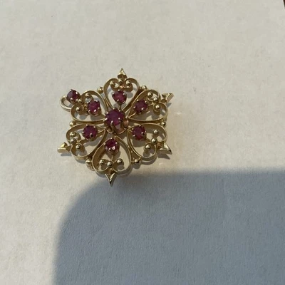 Broche prendedor colgante vintage de oro amarillo macizo de 14K y 8 rubíes Foto 1 de 4