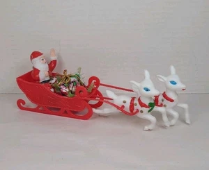 Vintage 70’s Kunststoff Weihnachtsmann & Schlitten/Geschenk mit 2 Rentieren 8,5” Weihnachten - Bild 1 von 8