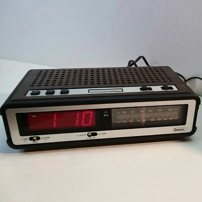 Vintage Sears AM/FM Dual Alarm Clock Radio Radial Dial Model 317.23870 800  - Image 1 of 4