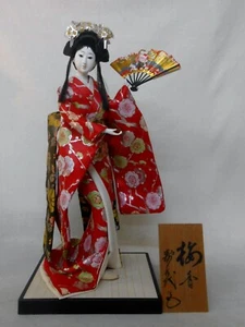 Bambola geisha kimono vintage giapponese FURISODE 47 cm / MAIKO / ventola pieghevole - Foto 1 di 10