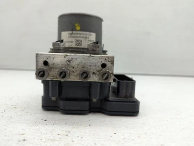 Módulo de control de bomba ABS Chevrolet Malibu 2017-2017 CRNFC Foto 1 de 4